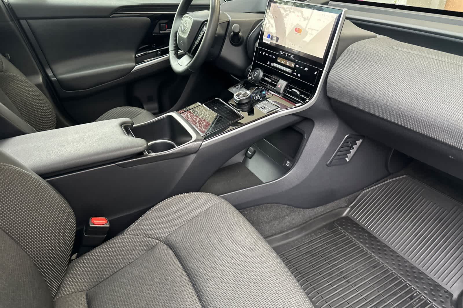 Thumbnail: 2023 Toyota bZ4X - 17