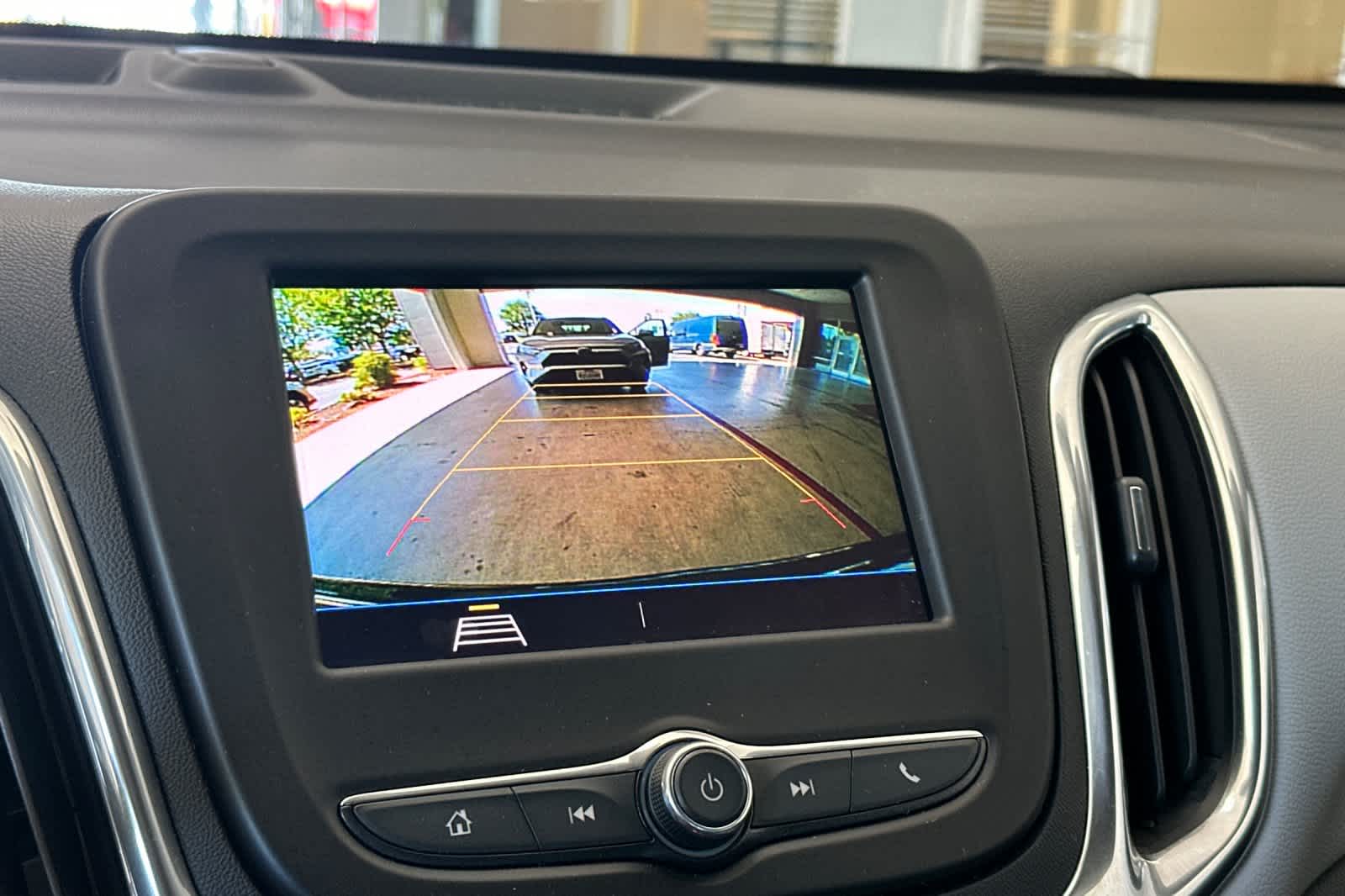 Thumbnail: 2020 Chevrolet Equinox - 21