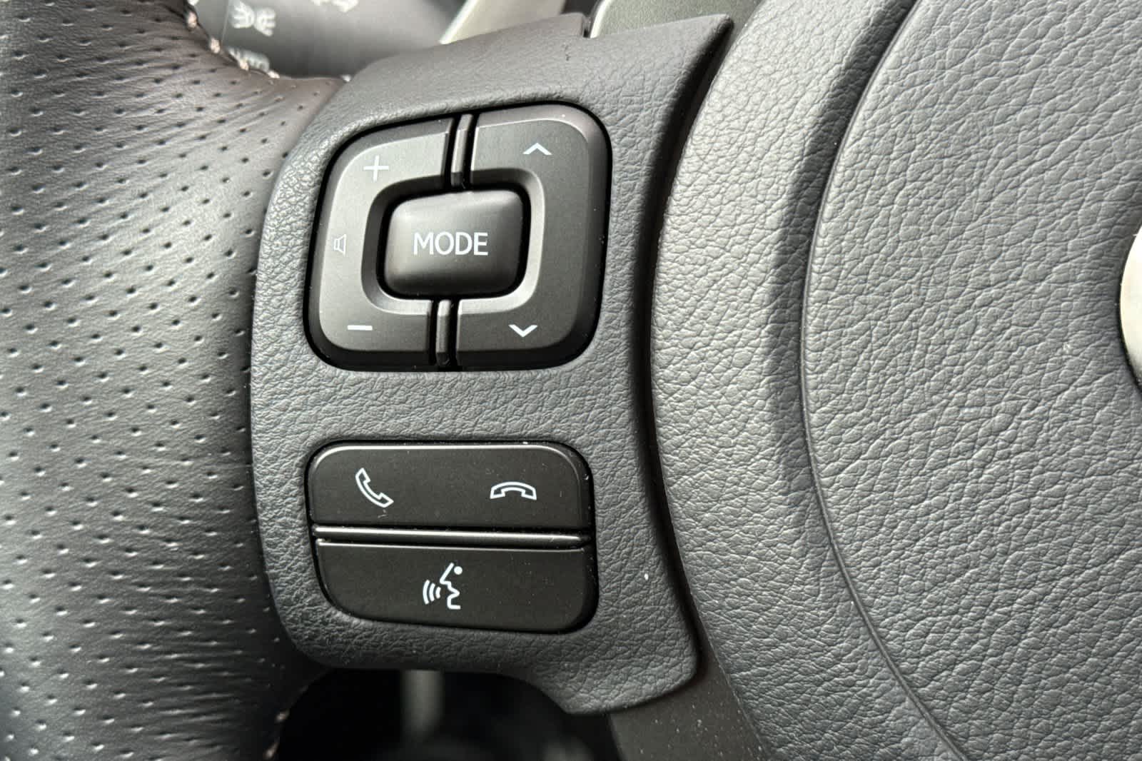 Thumbnail: 2025 Lexus IS - 25