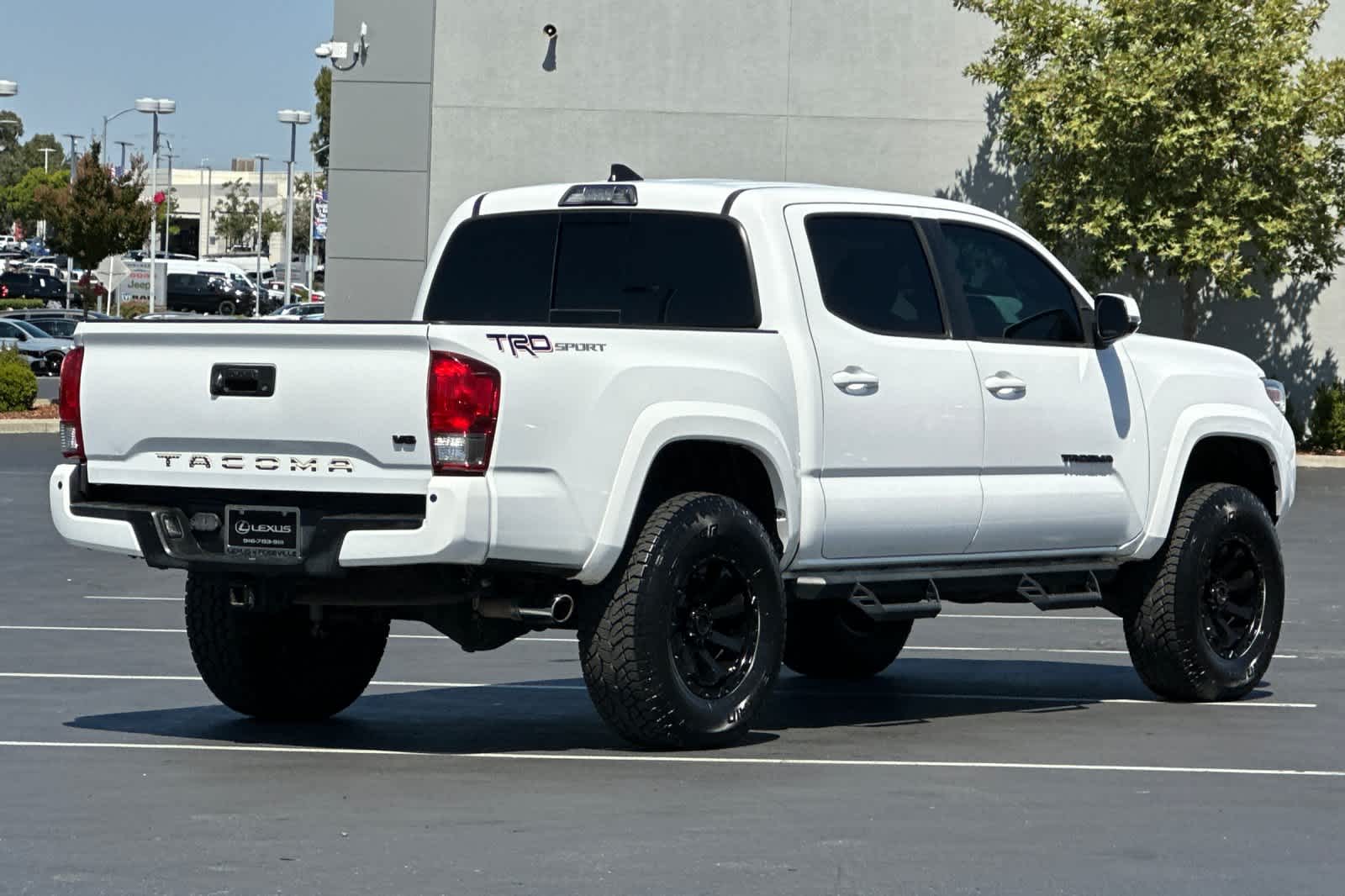 Thumbnail: 2017 Toyota Tacoma - 2