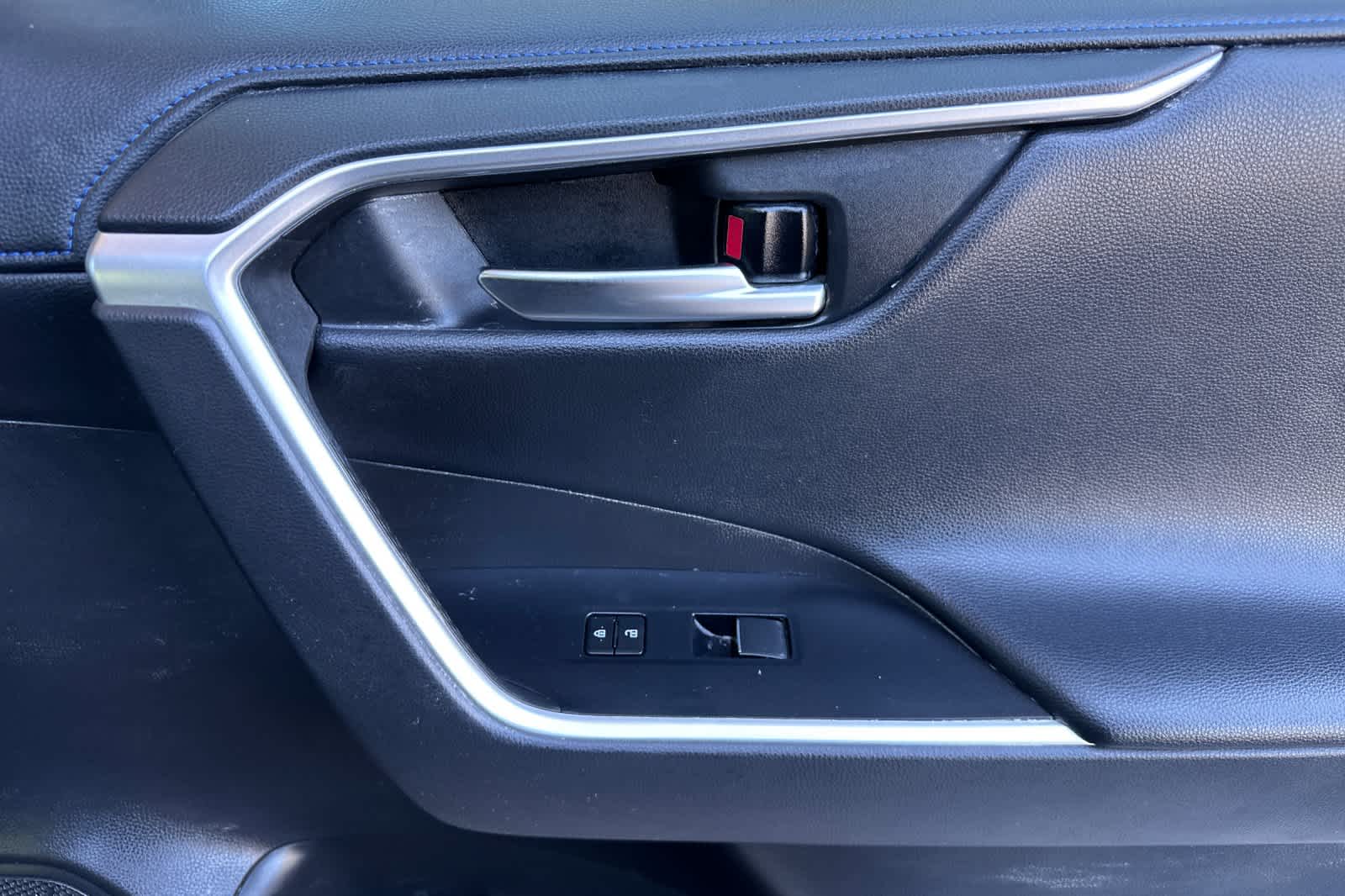 Thumbnail: 2021 Toyota RAV4 - 18