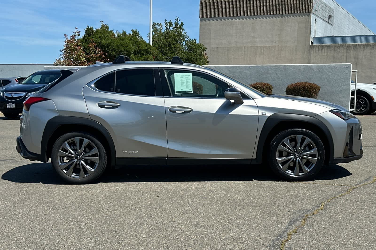 Thumbnail: 2019 Lexus UX - 6