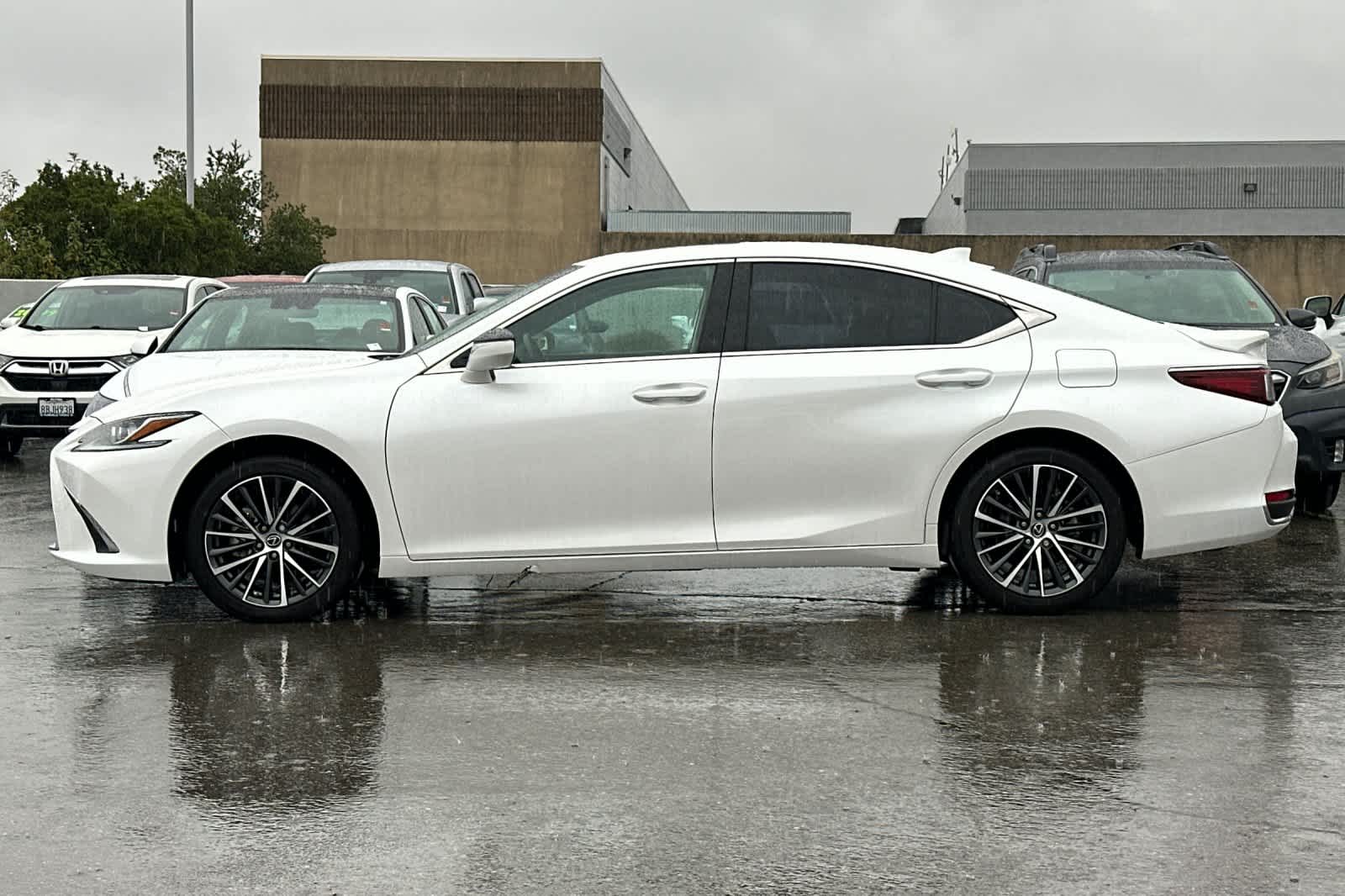 Thumbnail: 2024 Lexus ES - 9