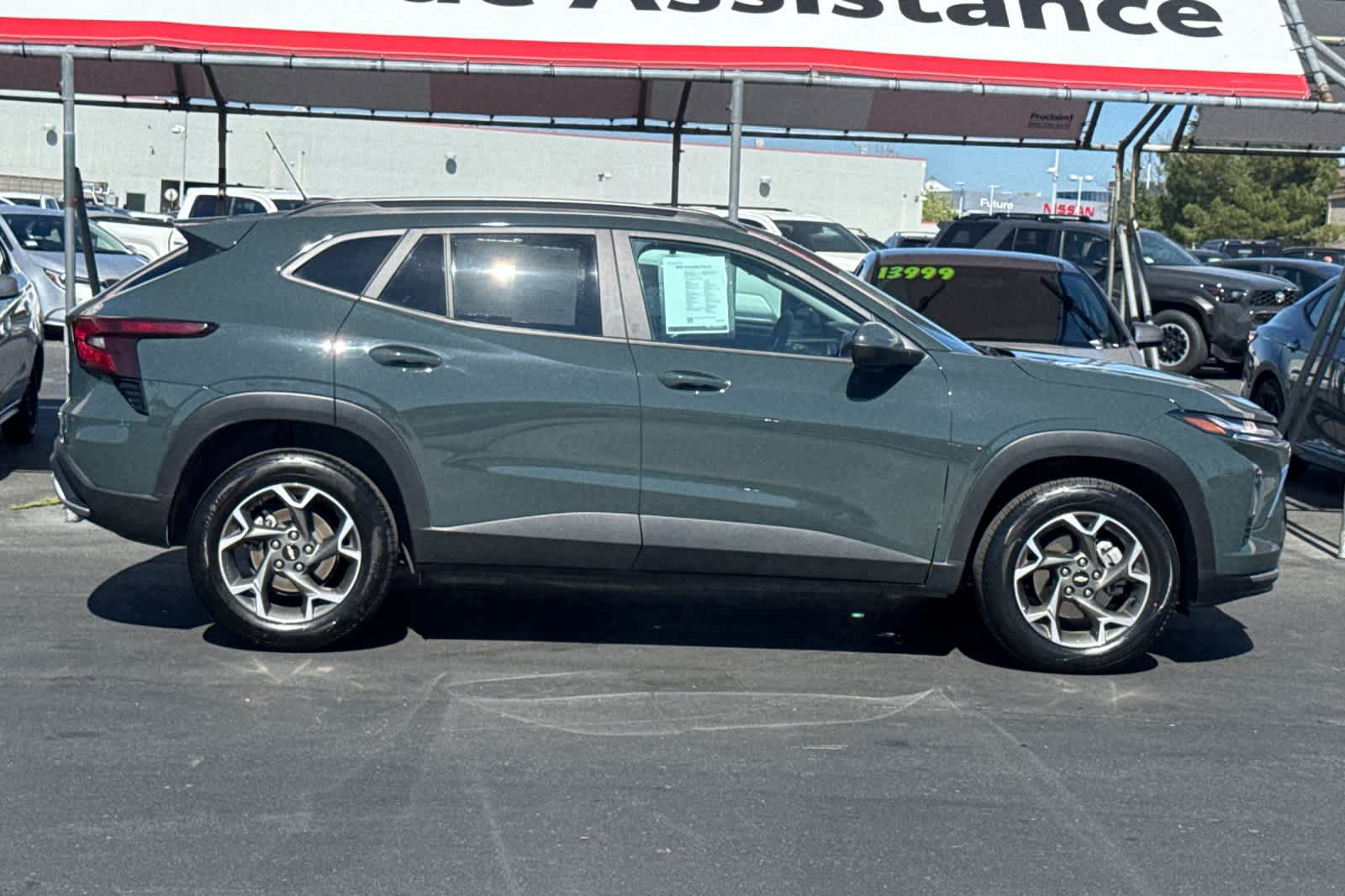 Thumbnail: 2025 Chevrolet Trax - 6