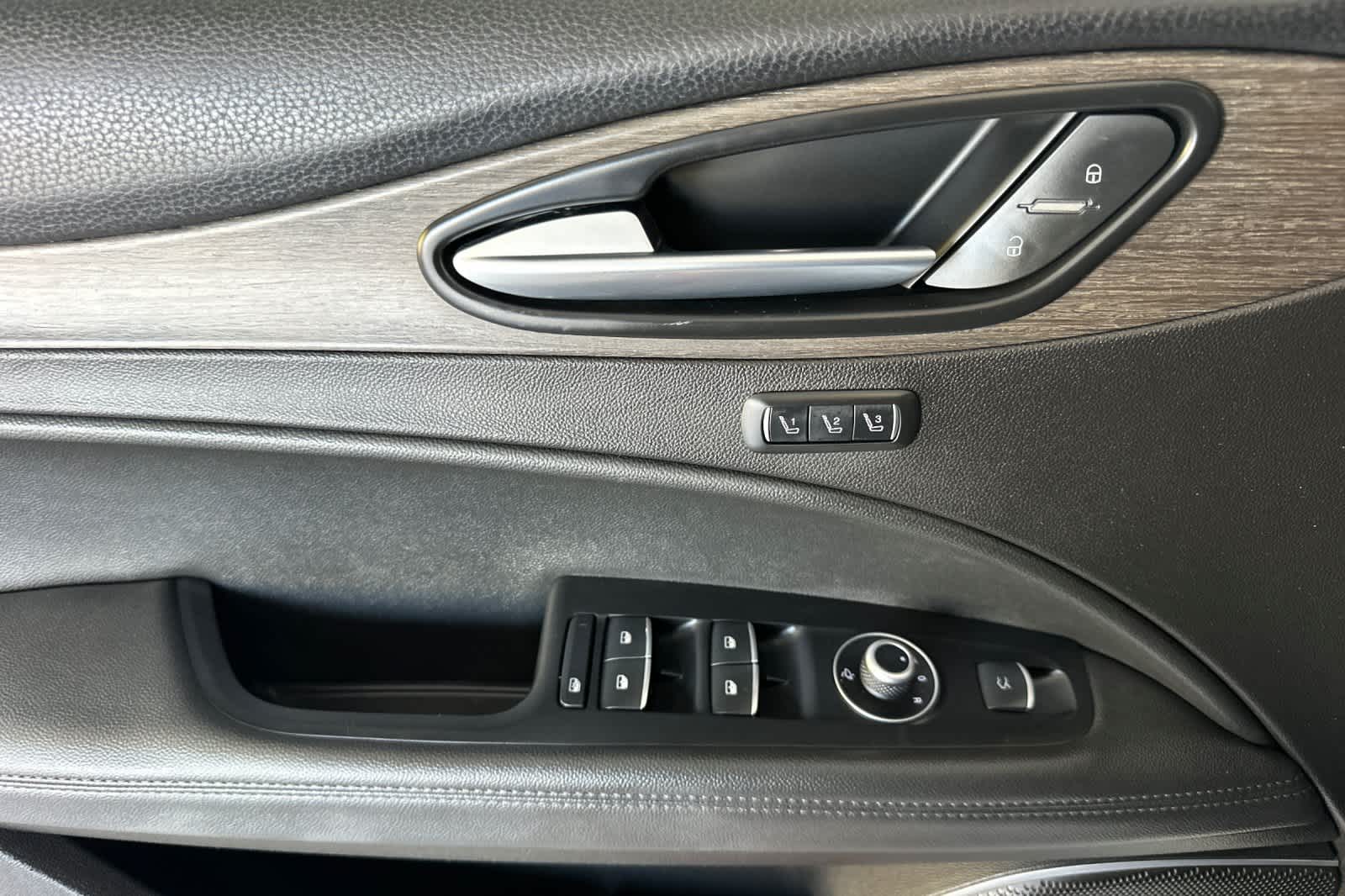 Thumbnail: 2022 Alfa Romeo Stelvio - 12