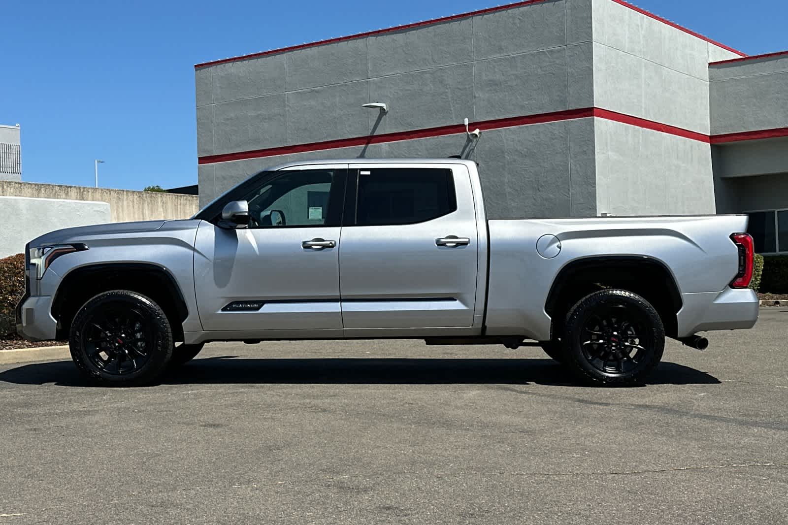 Thumbnail: 2023 Toyota Tundra - 9