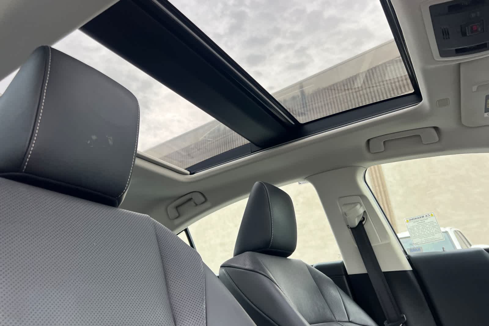 Thumbnail: 2019 Lexus ES - 17