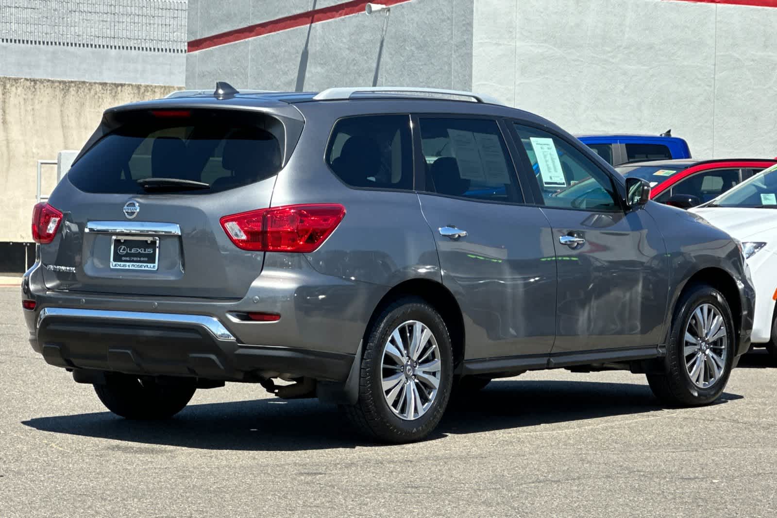 Thumbnail: 2020 Nissan Pathfinder - 2