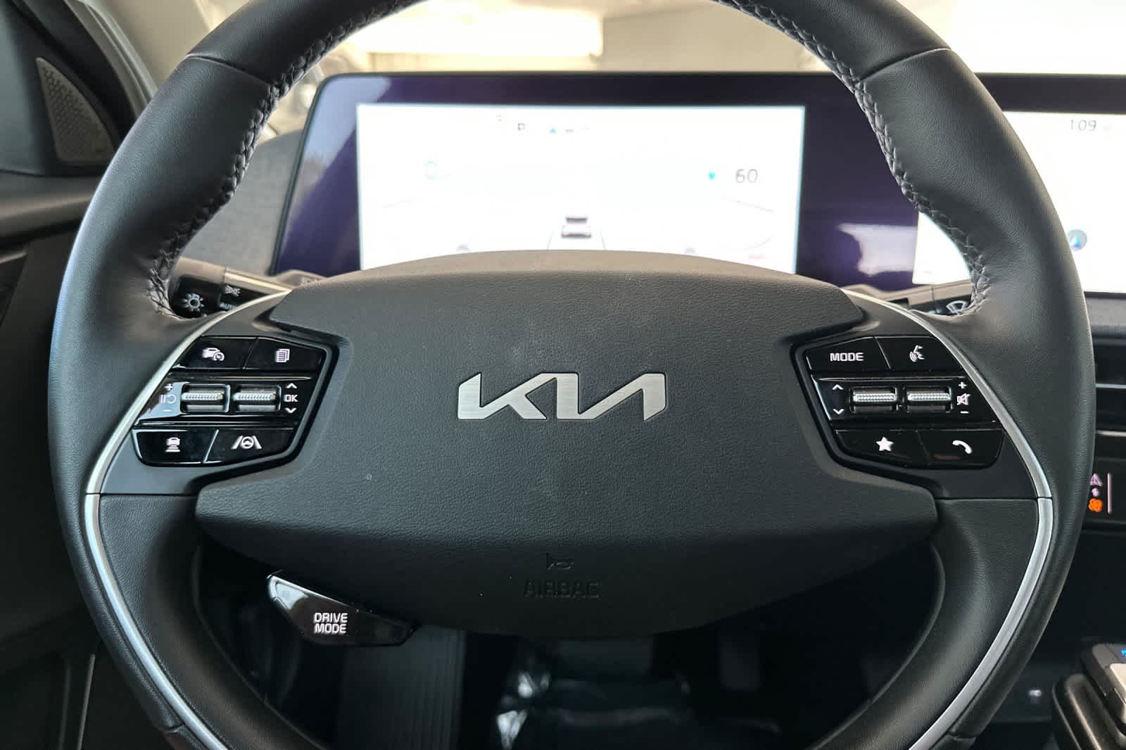 Thumbnail: 2023 Kia EV6 - 26