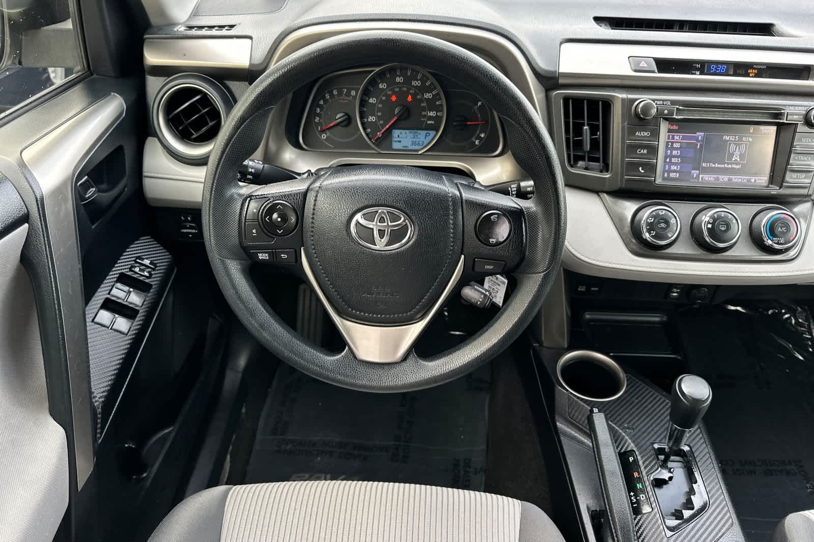 Thumbnail: 2015 Toyota RAV4 - 14