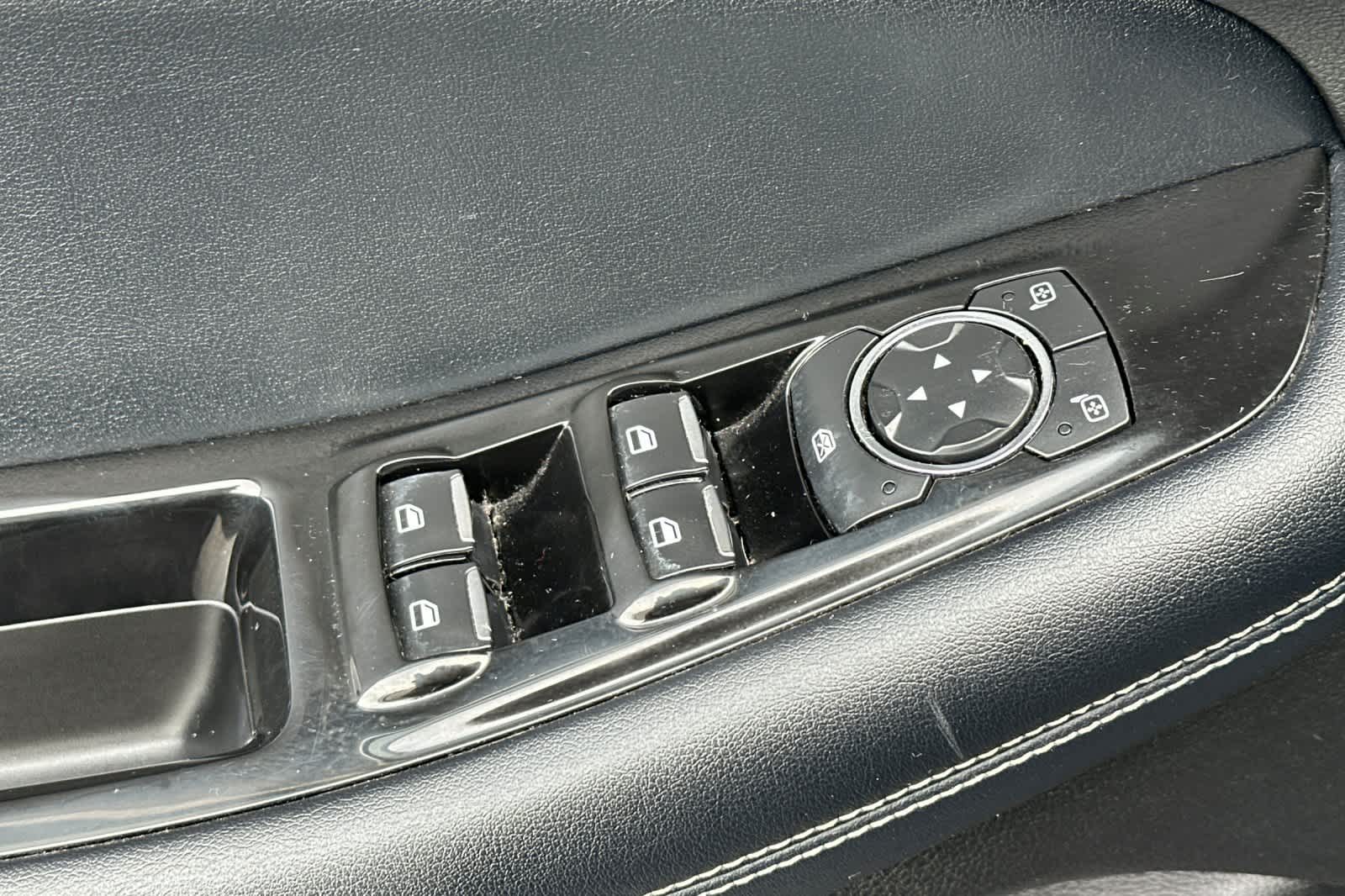 Thumbnail: 2017 Ford Edge - 13