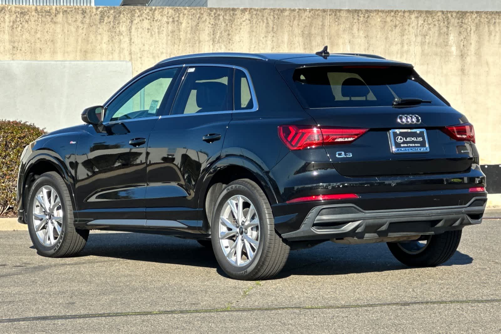Thumbnail: 2023 Audi Q3 - 7