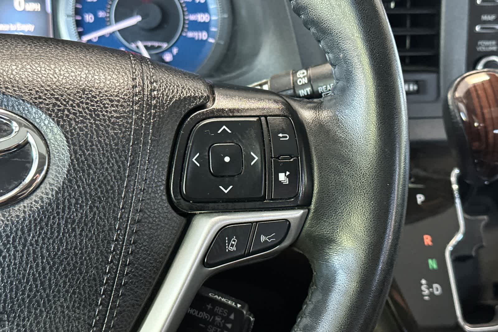 Thumbnail: 2019 Toyota Sienna - 30