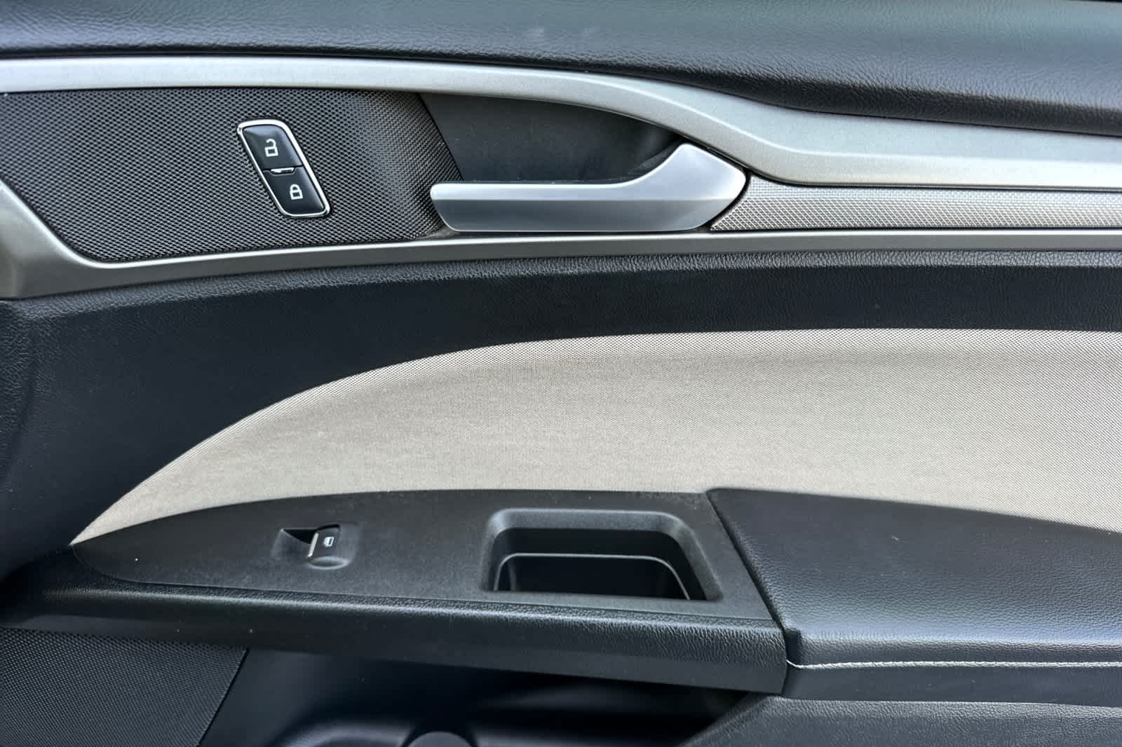 Thumbnail: 2018 Ford Fusion - 17