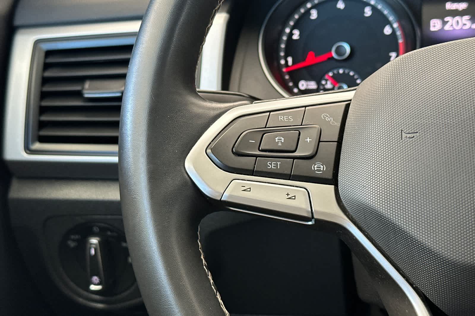 Thumbnail: 2021 Volkswagen Atlas - 27