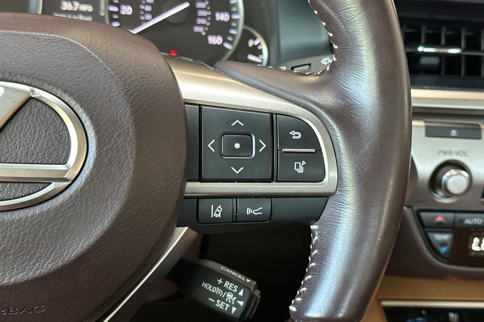 Thumbnail: 2016 Lexus ES - 27