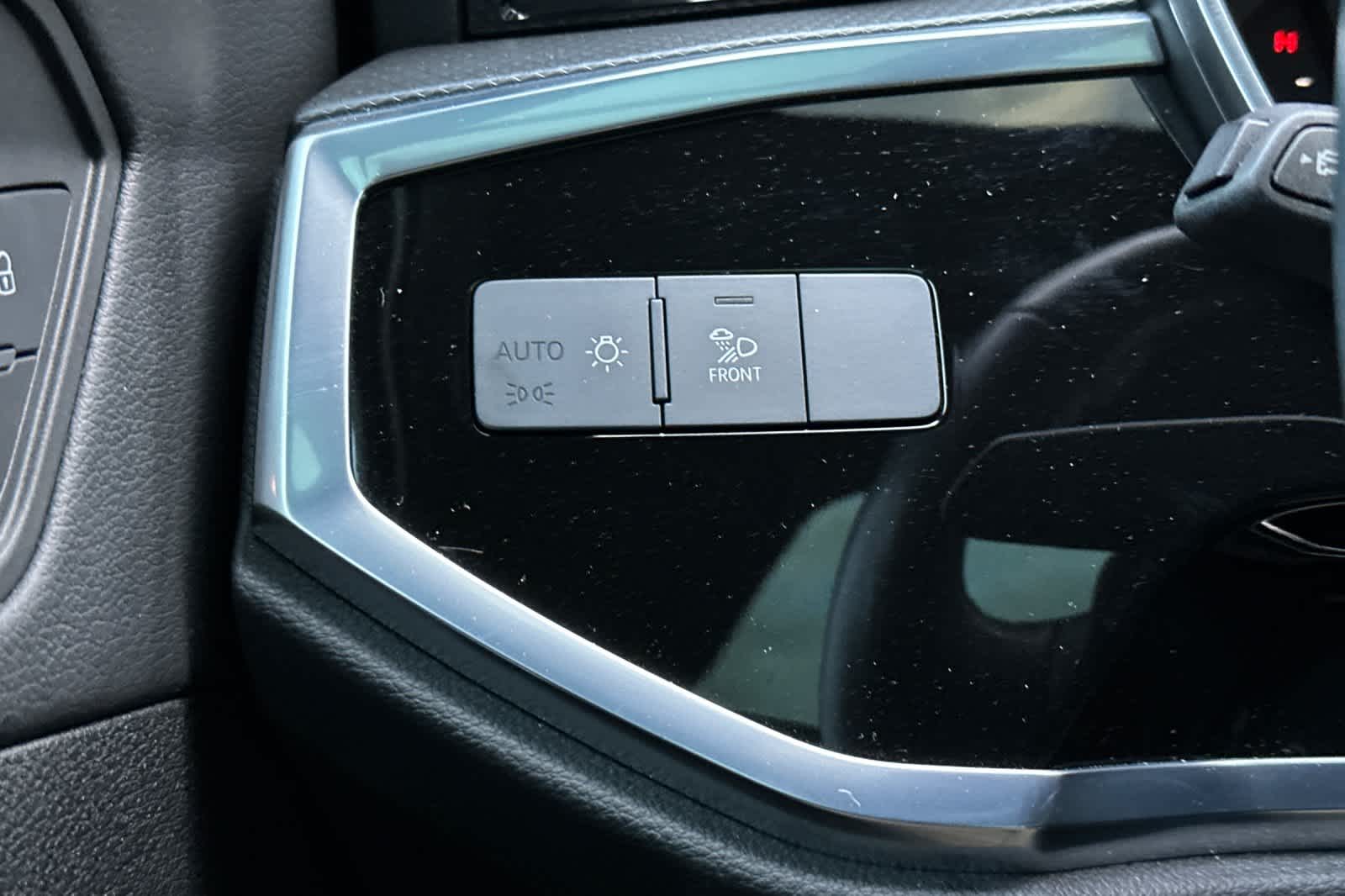 Thumbnail: 2024 Audi Q3 - 32