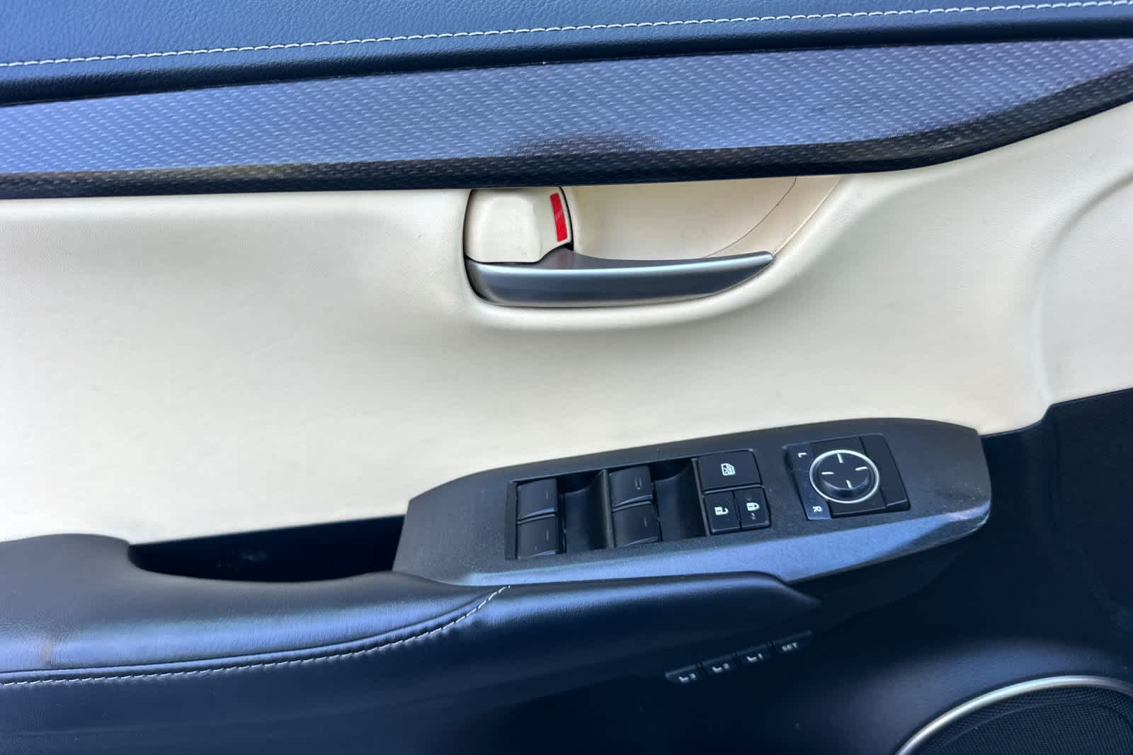 Thumbnail: 2016 Lexus NX - 12