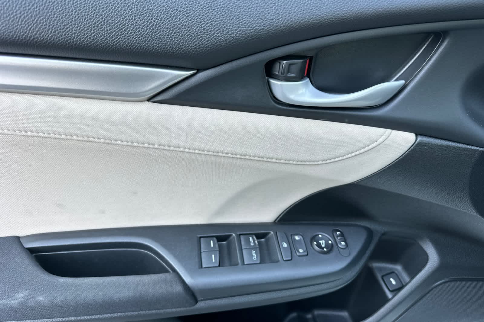 Thumbnail: 2017 Honda Civic - 12