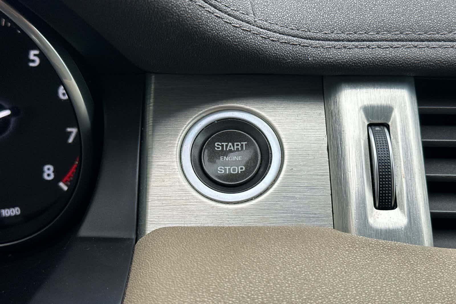 Thumbnail: 2016 Land Rover Range Rover Evoque - 25