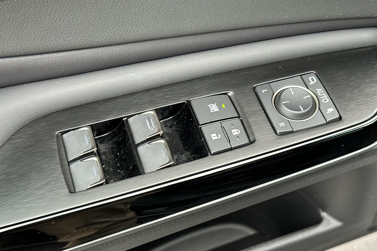 Thumbnail: 2024 Lexus ES - 13