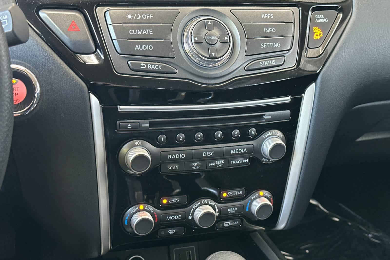 Thumbnail: 2020 Nissan Pathfinder - 23
