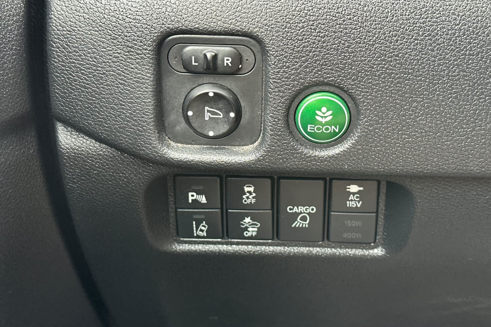 Thumbnail: 2017 Honda Ridgeline - 29