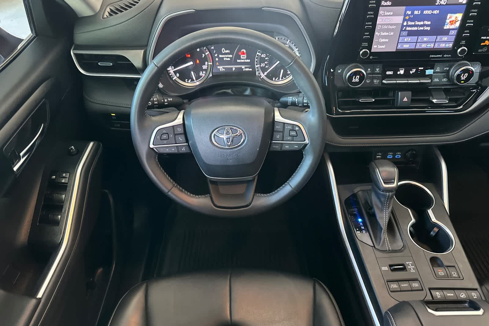 Thumbnail: 2022 Toyota Highlander - 14