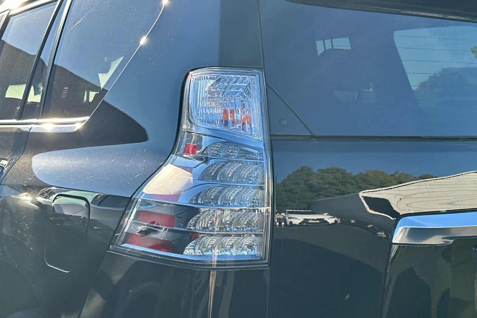 Thumbnail: 2022 Lexus GX - 22