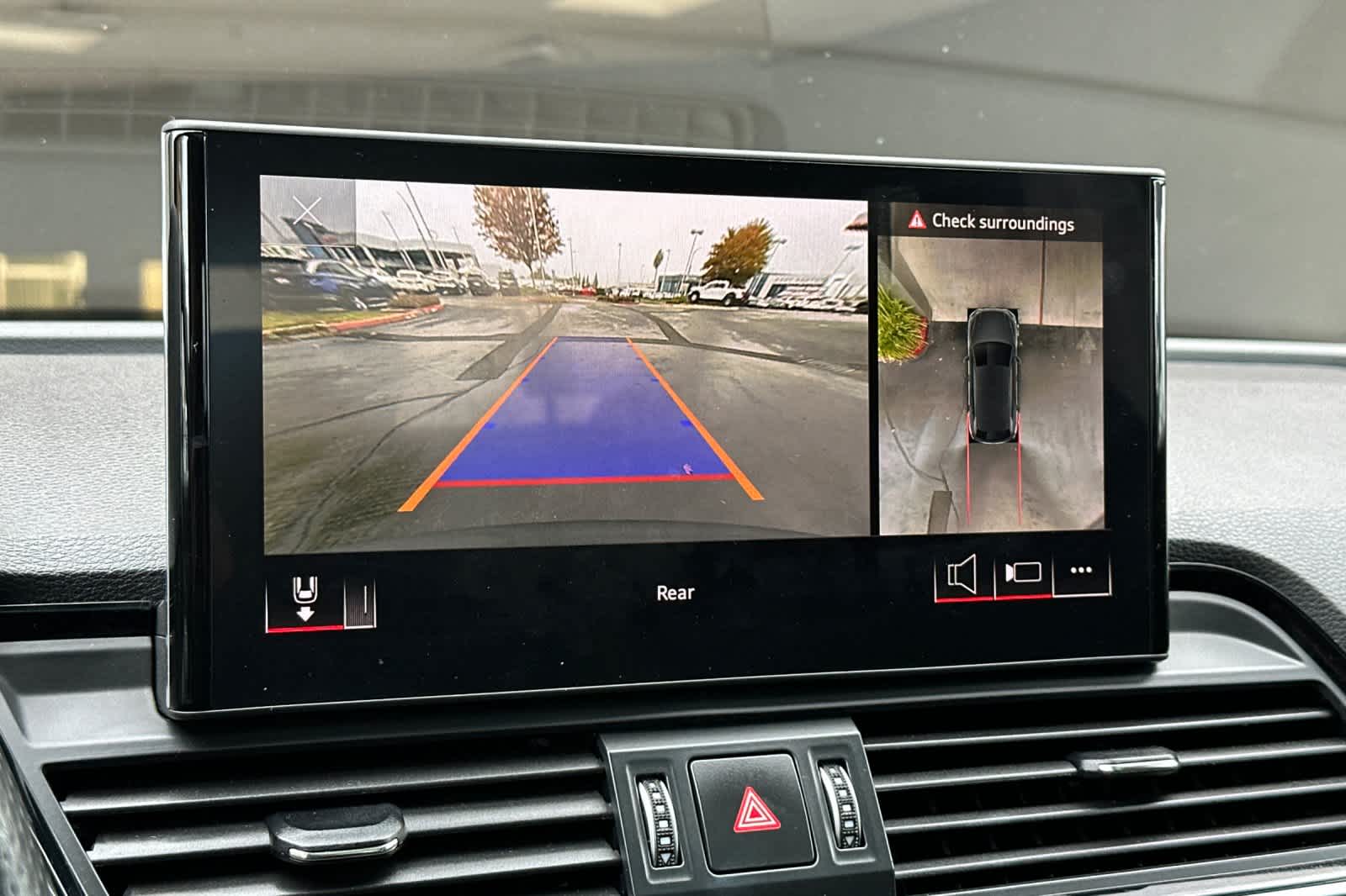 Thumbnail: 2022 Audi SQ5 - 20