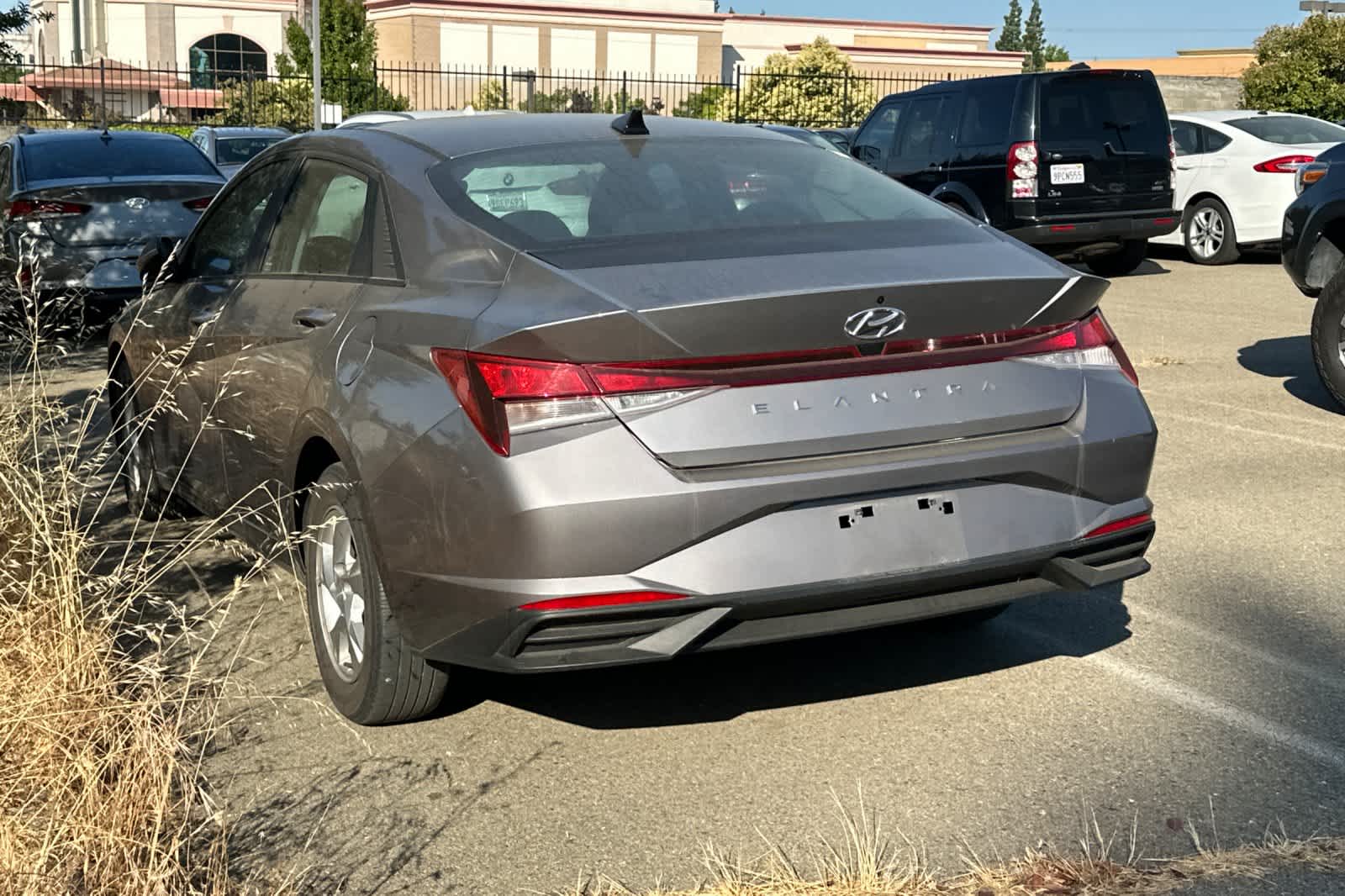 Thumbnail: 2023 Hyundai Elantra - 4