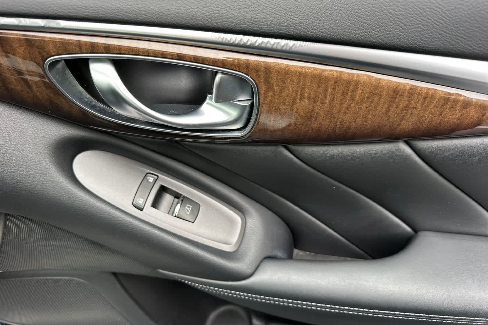 Thumbnail: 2014 INFINITI Q50 - 18