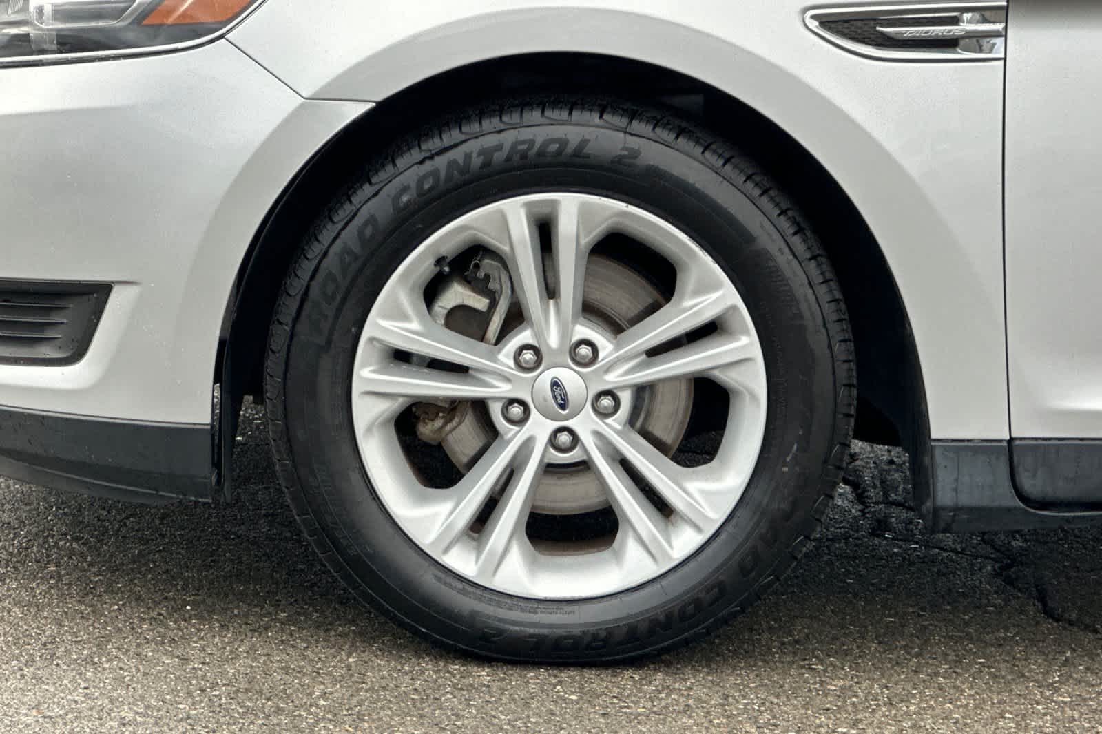 Thumbnail: 2018 Ford Taurus - 29