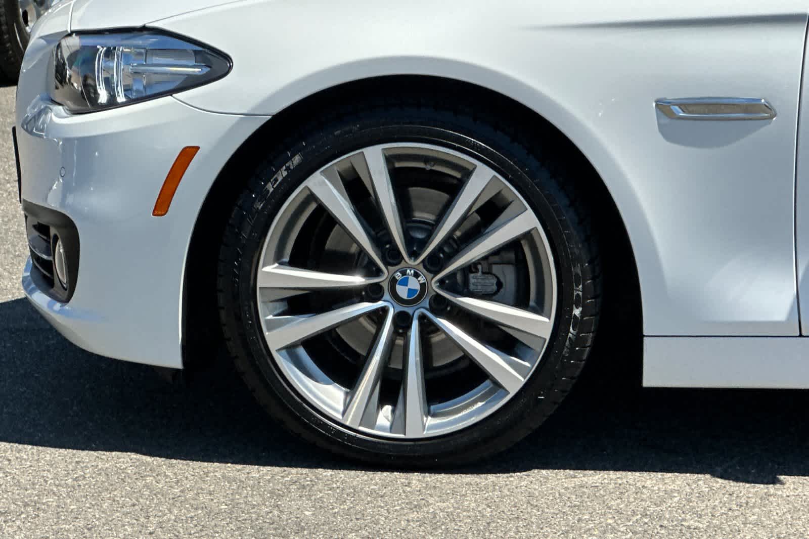 Thumbnail: 2016 BMW 5 Series - 31
