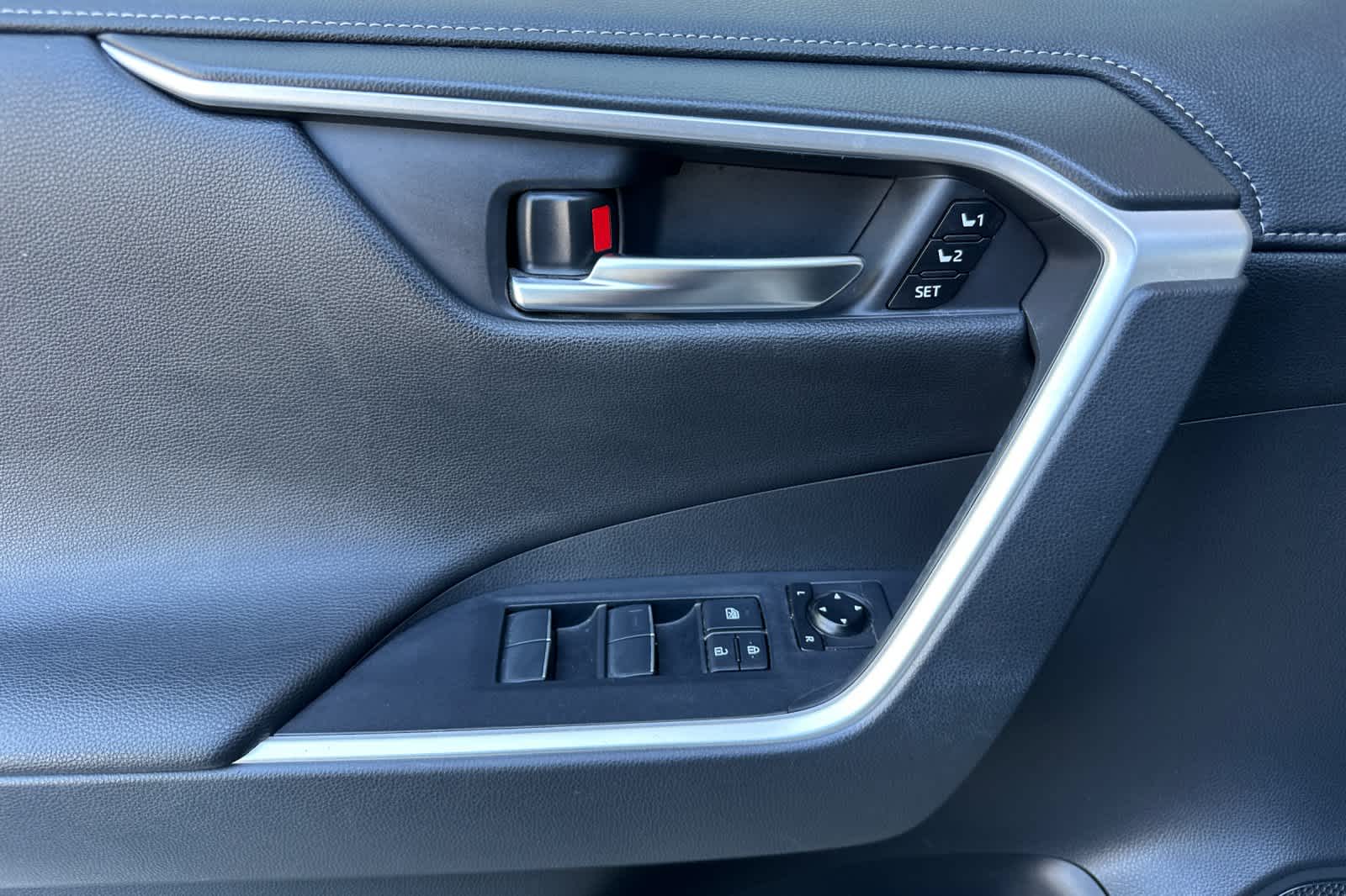 Thumbnail: 2020 Toyota RAV4 - 11