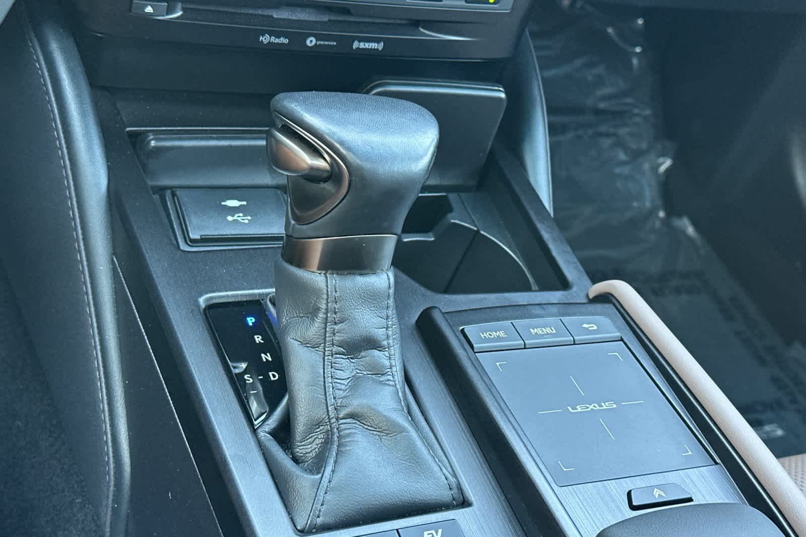 Thumbnail: 2022 Lexus ES - 22