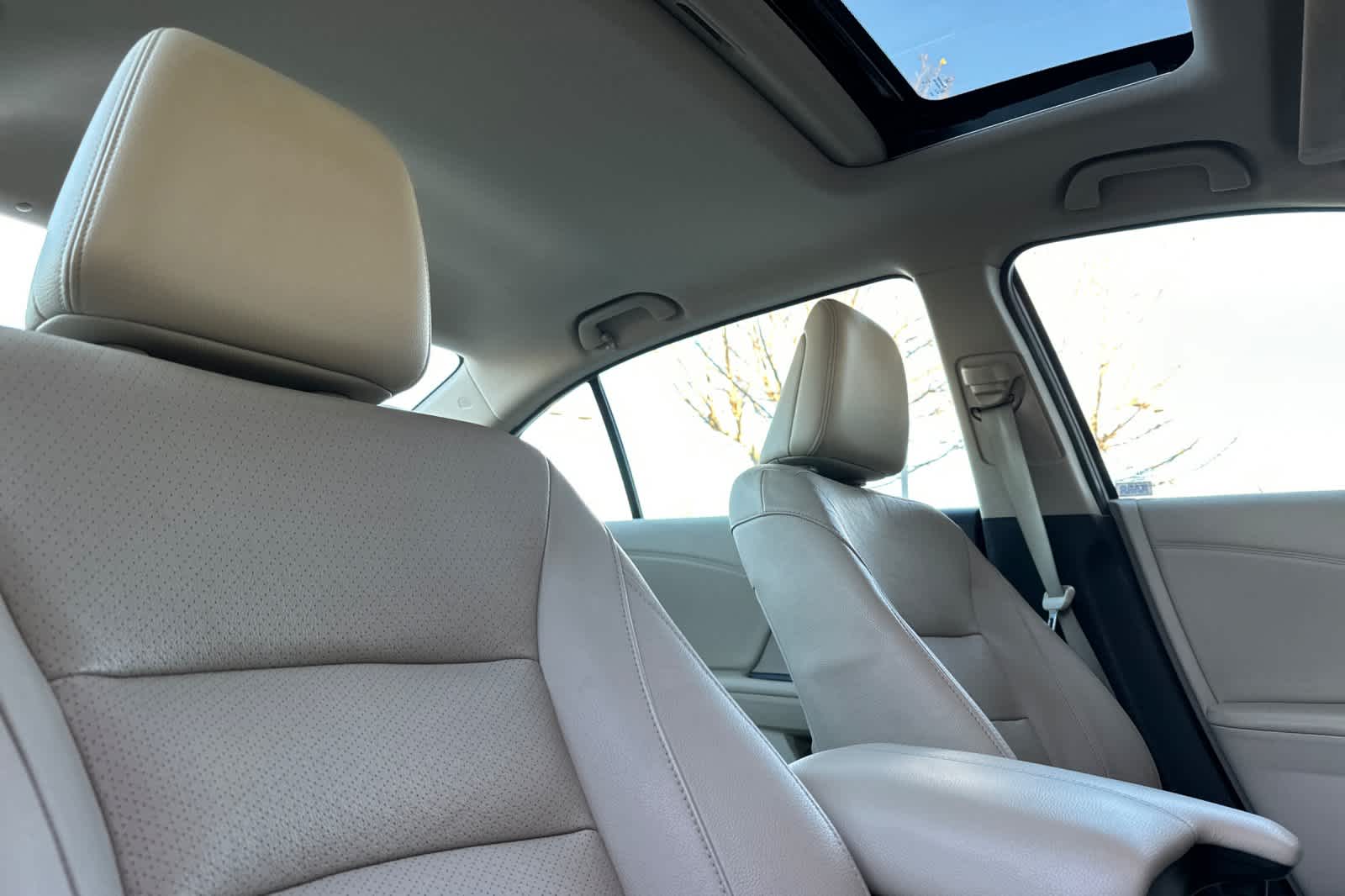 Thumbnail: 2015 Honda Accord - 17