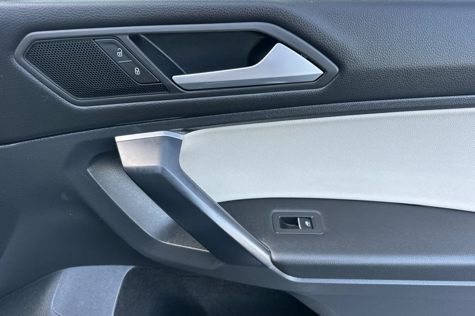 Thumbnail: 2021 Volkswagen Tiguan - 20