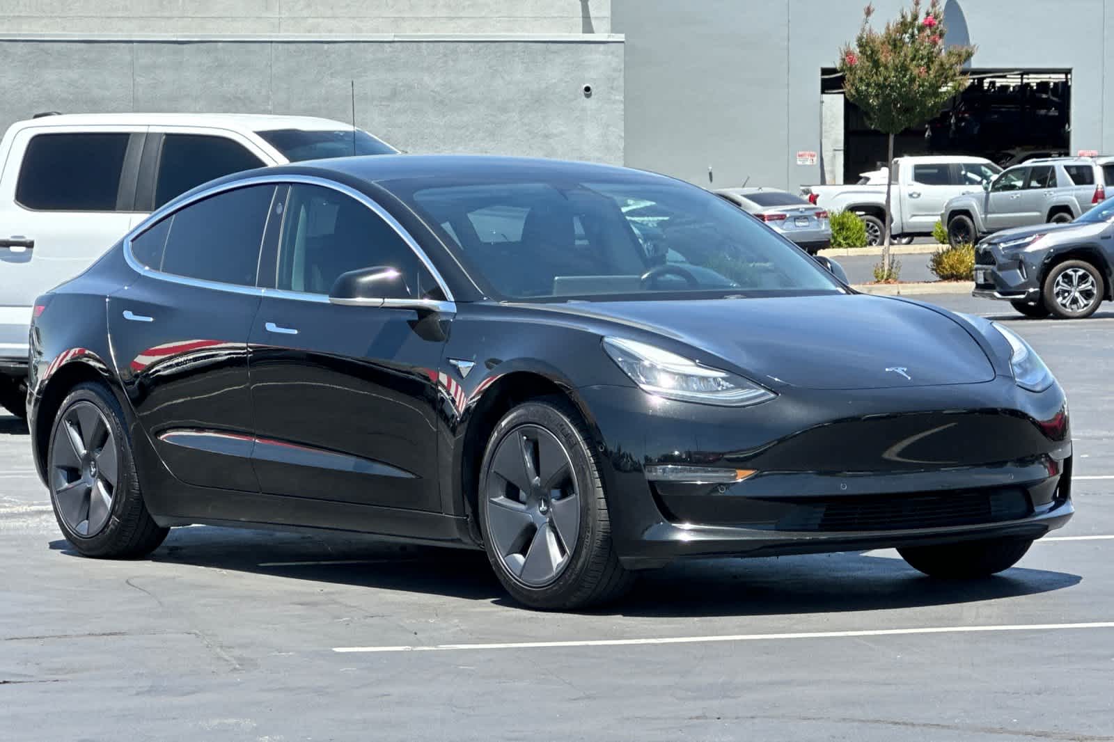 Thumbnail: 2019 Tesla Model 3 - 5