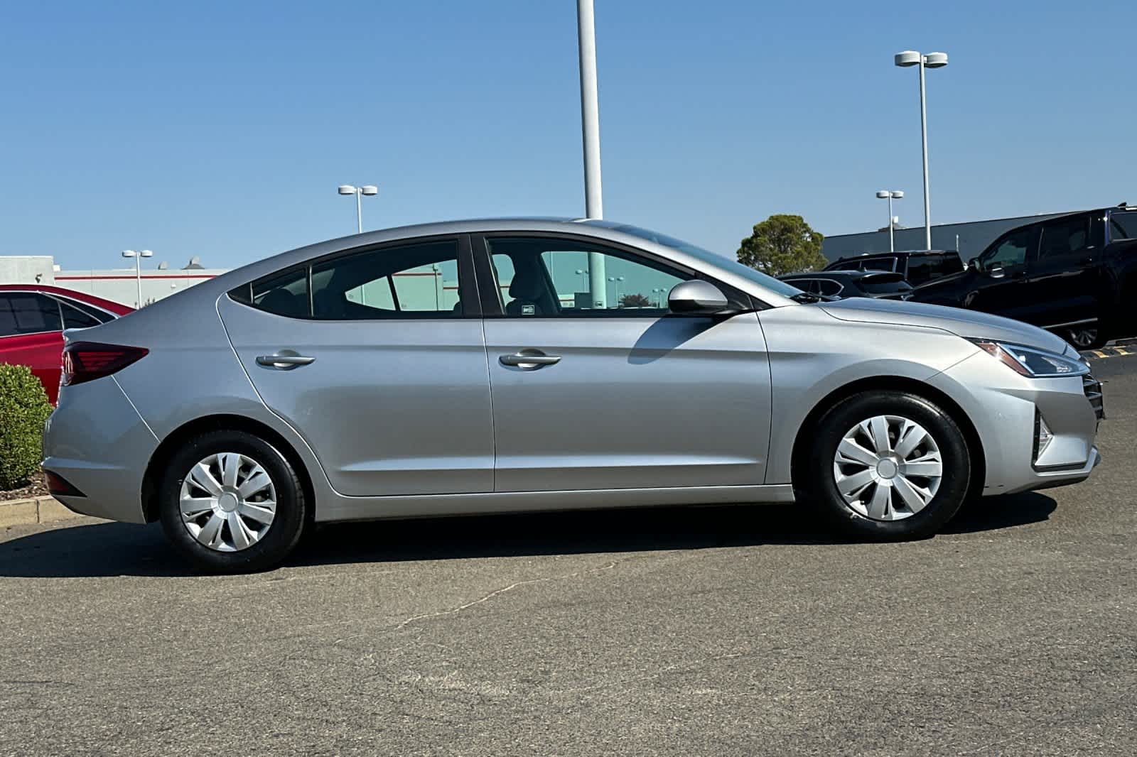 Thumbnail: 2020 Hyundai Elantra - 6