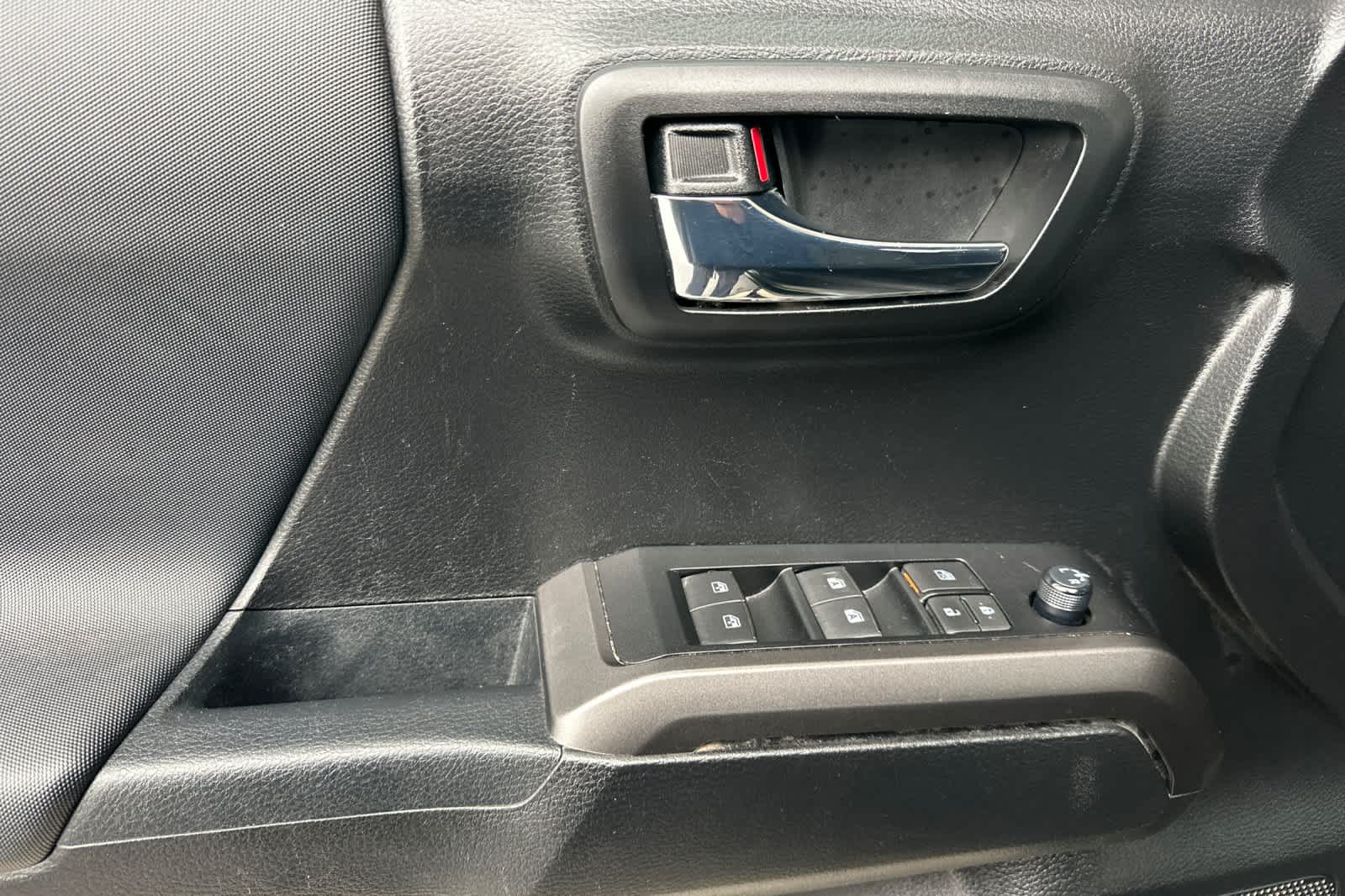 Thumbnail: 2022 Toyota Tacoma - 12