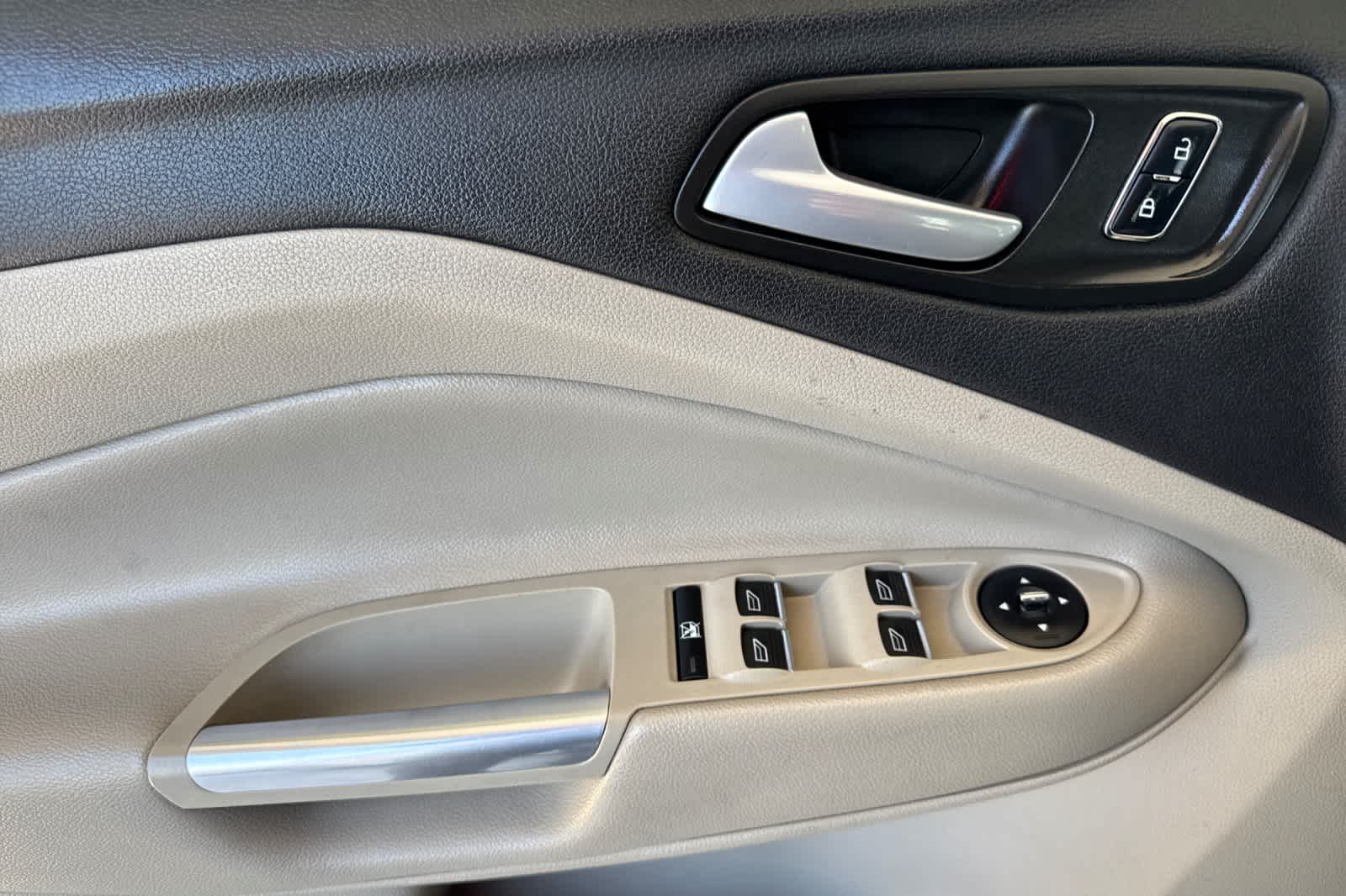 Thumbnail: 2015 Ford C-Max - 12