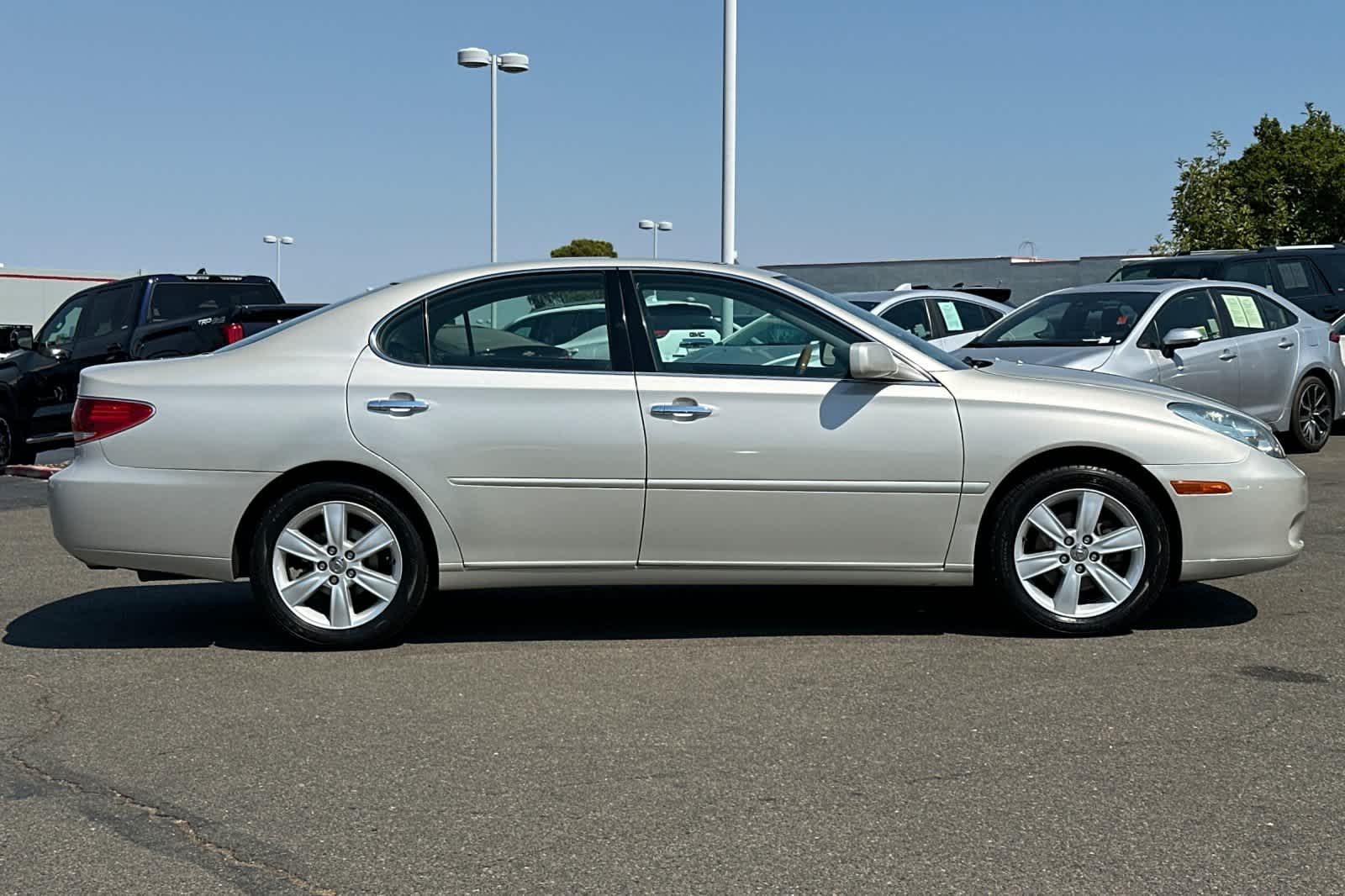 Thumbnail: 2005 Lexus ES - 6