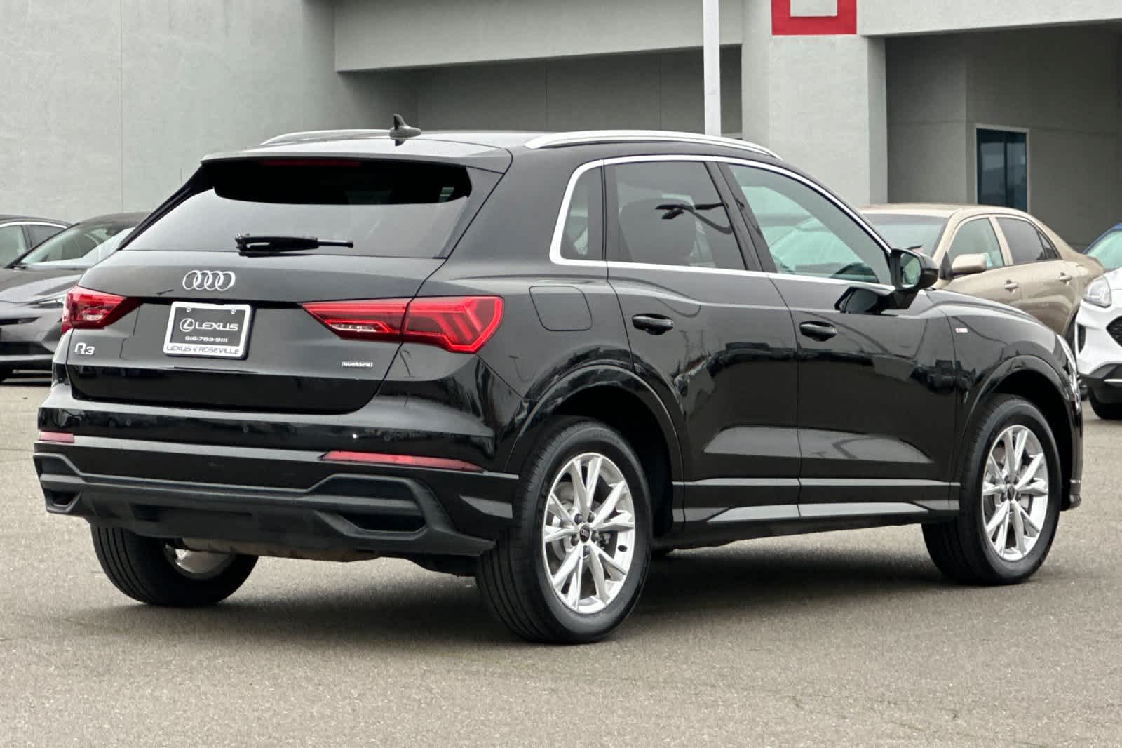 Thumbnail: 2023 Audi Q3 - 2