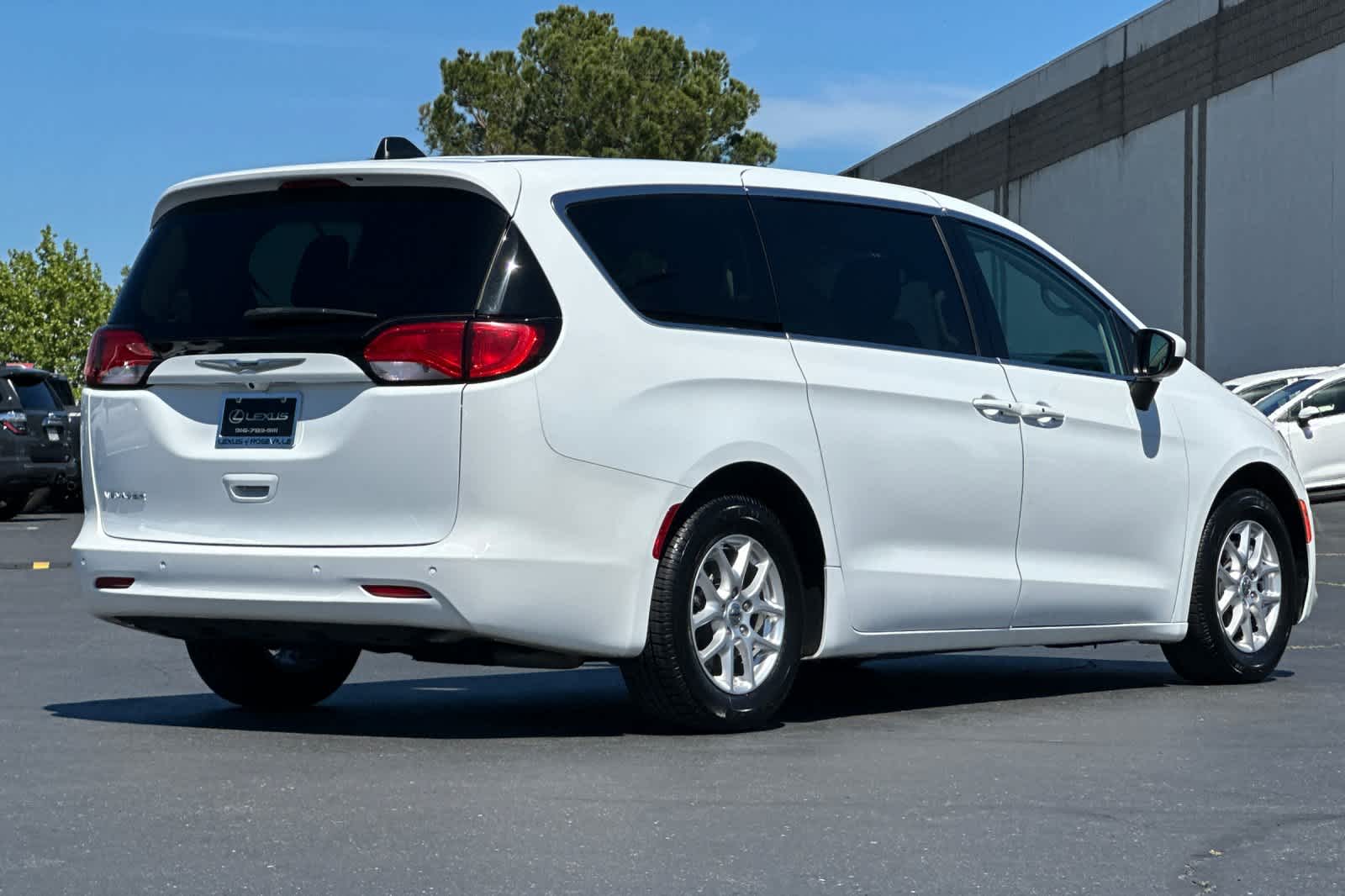 Thumbnail: 2022 Chrysler Voyager - 2