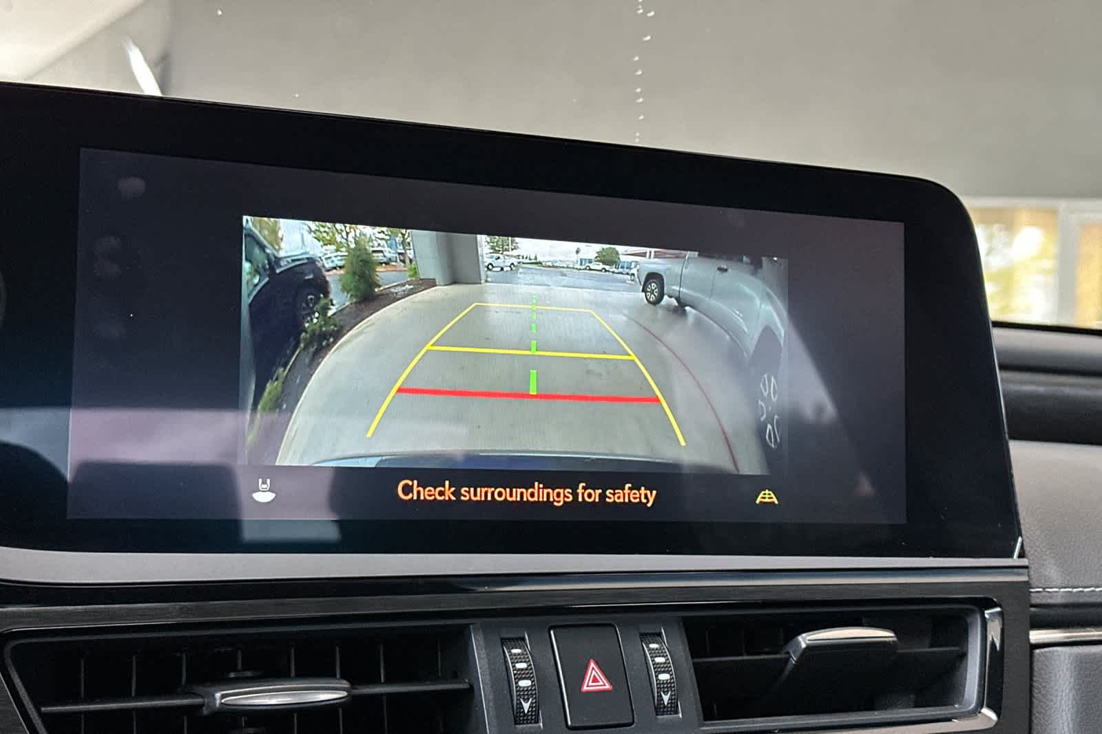 Thumbnail: 2023 Lexus ES - 20