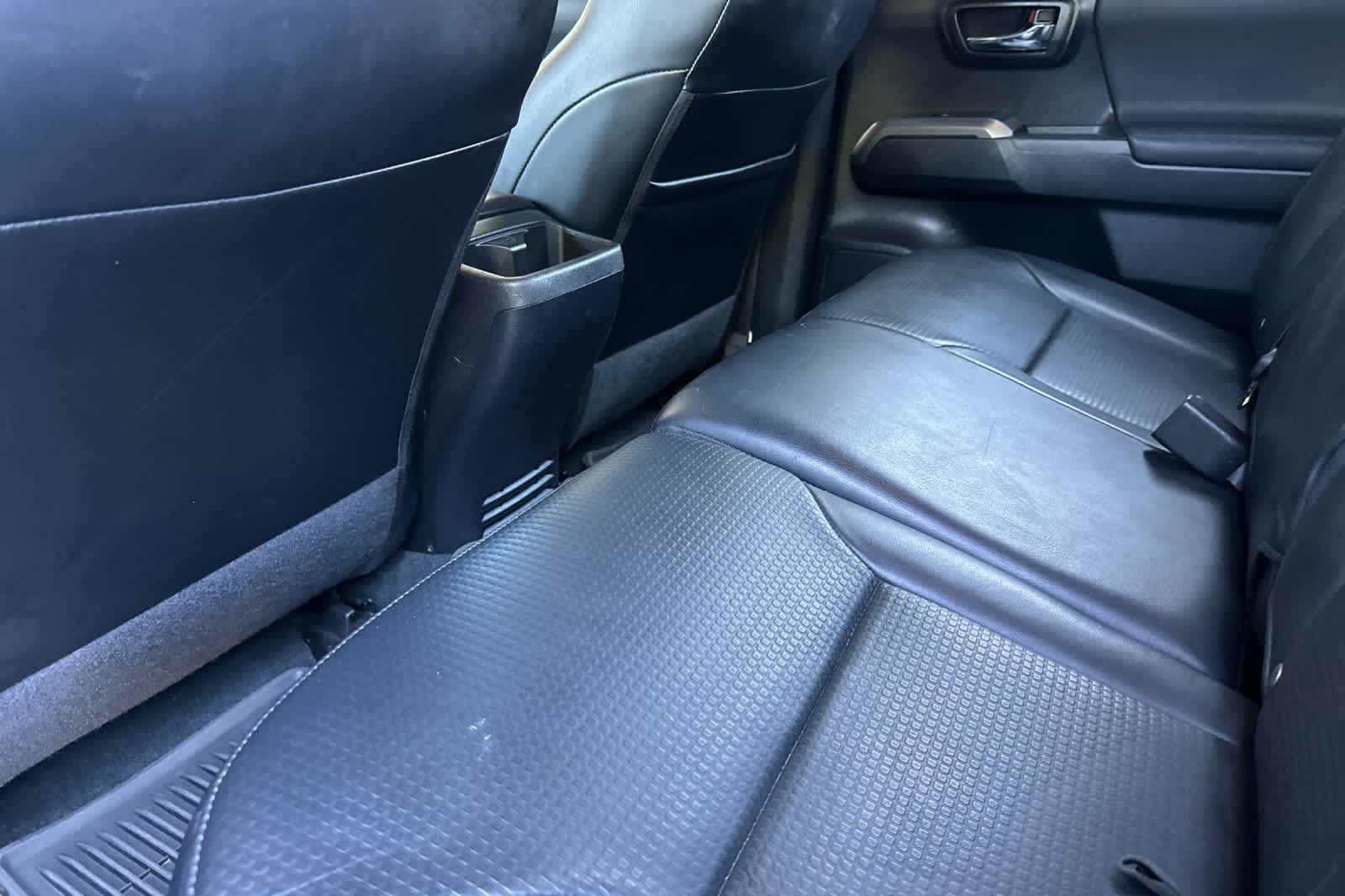Thumbnail: 2019 Toyota Tacoma - 4