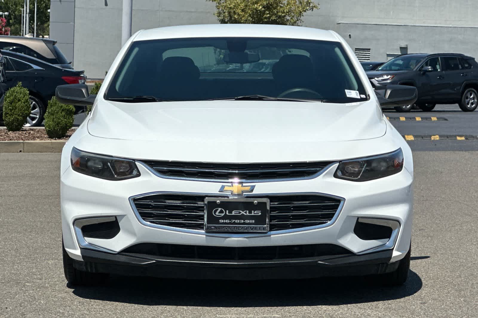 Thumbnail: 2017 Chevrolet Malibu - 10
