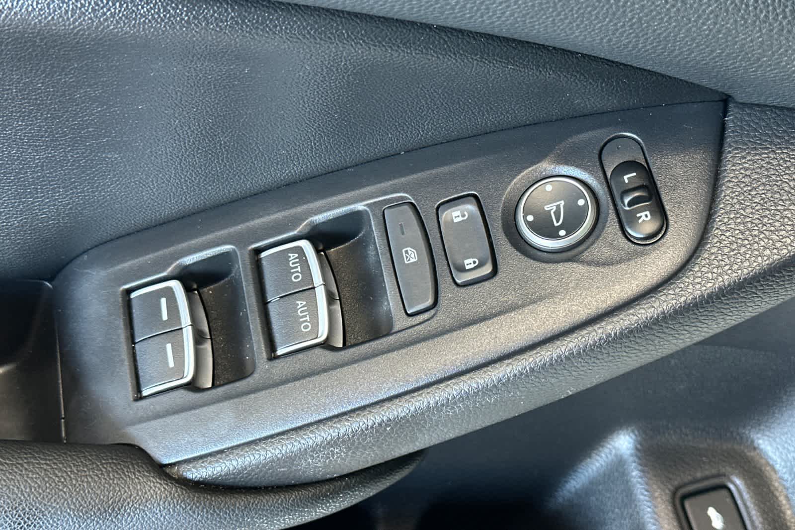 Thumbnail: 2019 Honda Accord - 13