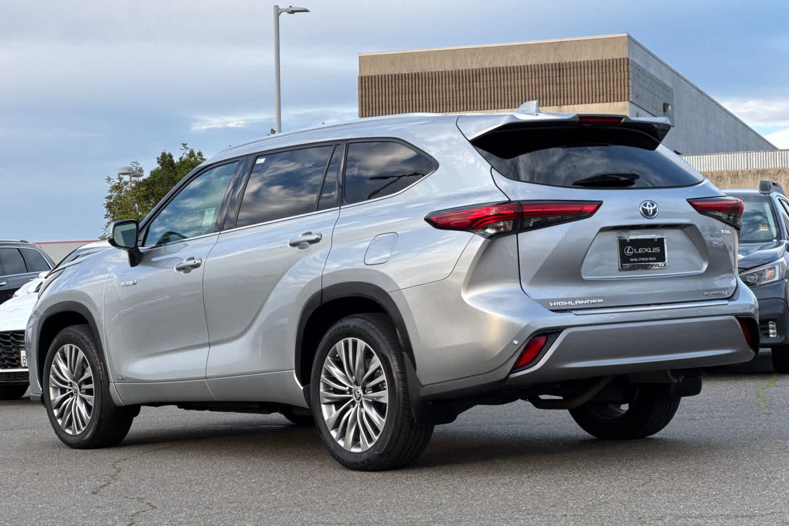 Thumbnail: 2021 Toyota Highlander - 7